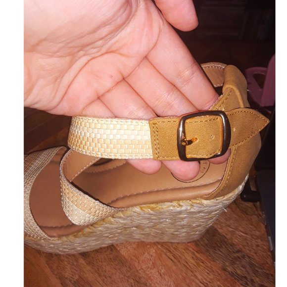 SOLD   DOLCE BY MOJO MOXY STRIPED DAVENPORT ESPADRILLE WEDGE HEEL SANDALS - Picture 7 of 13